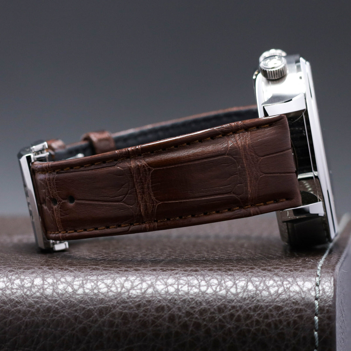 Glashutte Senator 2023 Complete 44mm Stainless Steel White With Blue Hands And Arabic Numerals Polished Stainless Steel Brown Alligator Leather Strap 18902030261