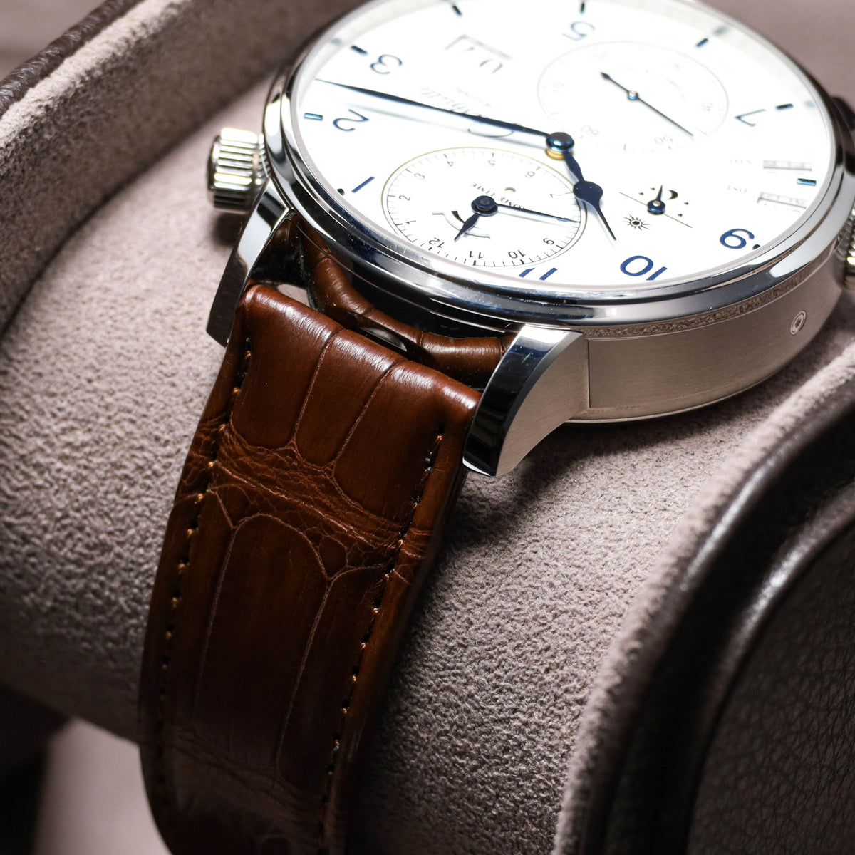 Glashutte Senator 2023 Complete 44mm Stainless Steel White With Blue Hands And Arabic Numerals Polished Stainless Steel Brown Alligator Leather Strap 18902030261