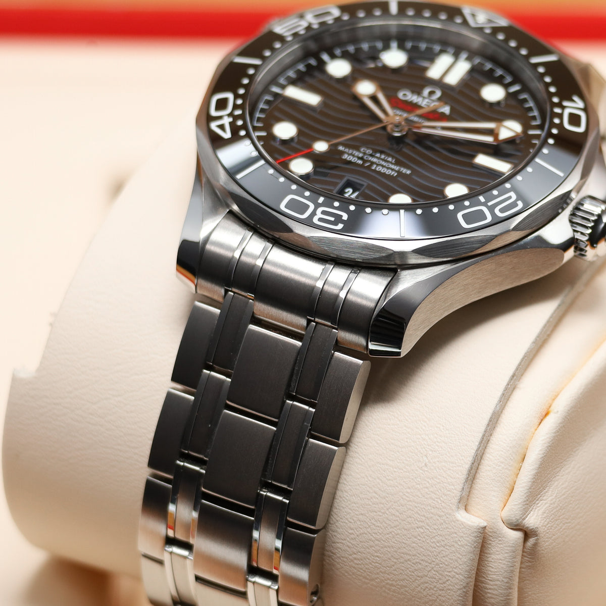 Omega Seamaster Diver 300M 2024 Complete 42mm Stainless steel Black Dial Black ceramic Bezel Stainless steel 210.30.42.20.01.001