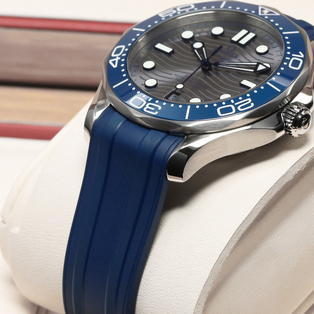 Omega Seamaster 2025 Complete 42mm Stainless Steel Grey Wave Dial Blue Ceramic Unidirectional Bezel Blue Rubber Strap 210.32.42.20.06.001