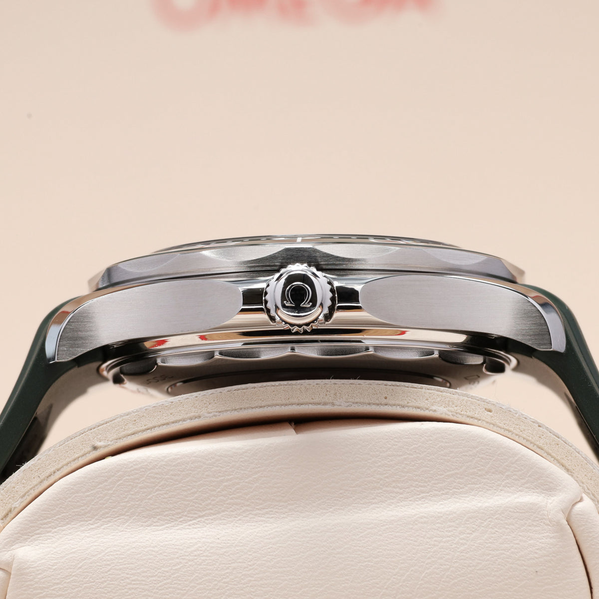 Omega Seamaster 2022 Complete 42mm Stainless Steel Green Wave Pattern Ceramic Dial Green Ceramic Dive Bezel Green Rubber Strap 210.32.42.20.10.001