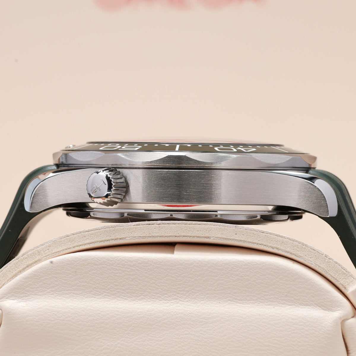 Omega Seamaster 2022 Complete 42mm Stainless Steel Green Wave Pattern Ceramic Dial Green Ceramic Dive Bezel Green Rubber Strap 210.32.42.20.10.001