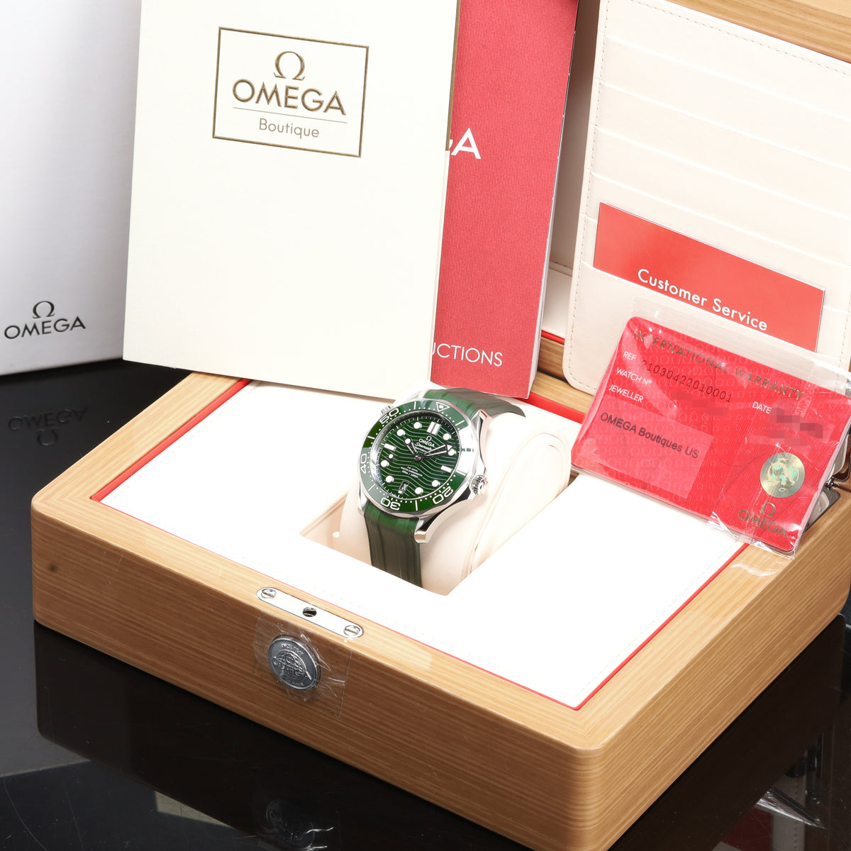 Omega Seamaster 2022 Complete 42mm Stainless Steel Green Wave Pattern Ceramic Dial Green Ceramic Dive Bezel Green Rubber Strap 210.32.42.20.10.001