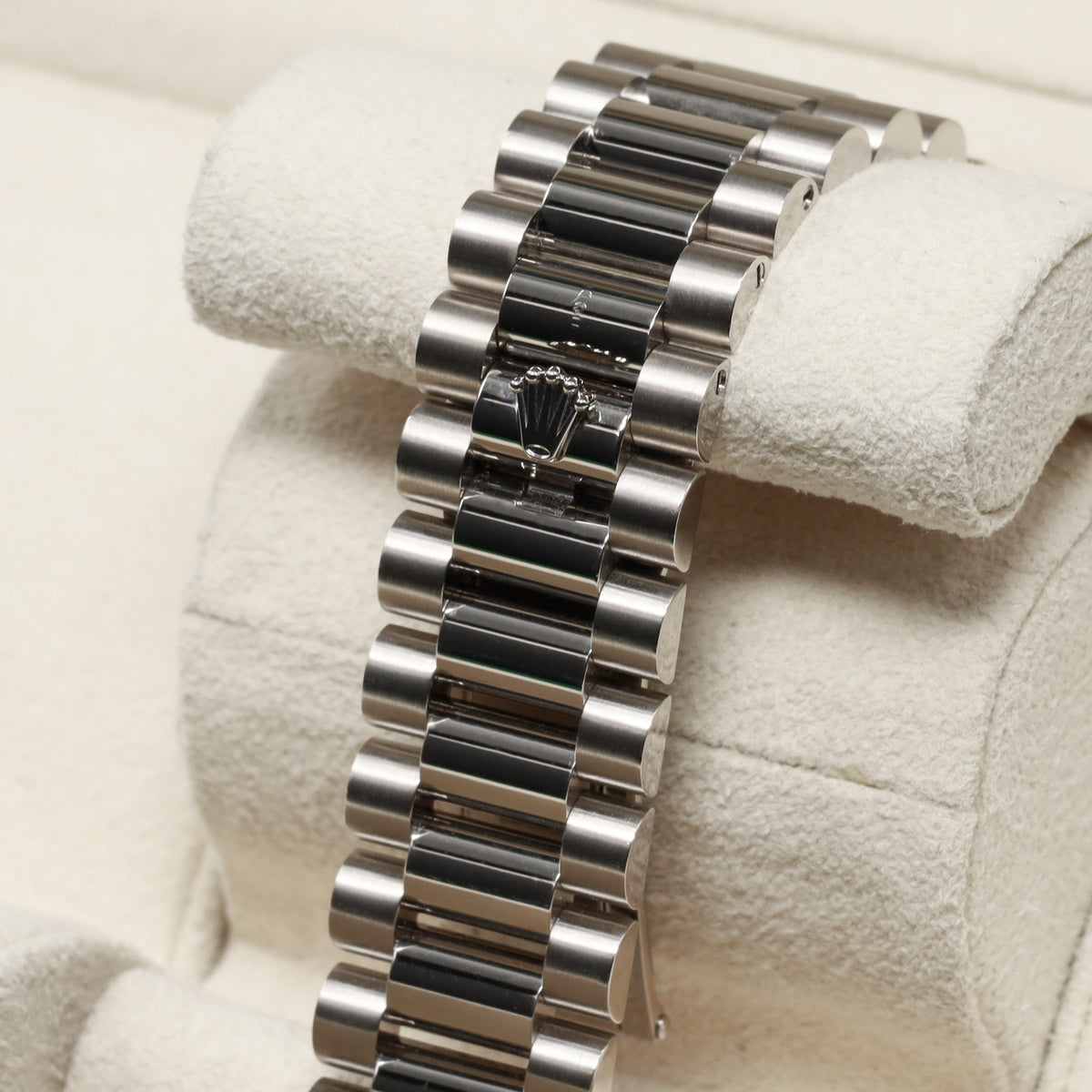 Rolex Day Date II 2011 Complete 41mm 18k White Gold Brown Dial 18k White Gold Fluted Bezel President Bracelet 218239