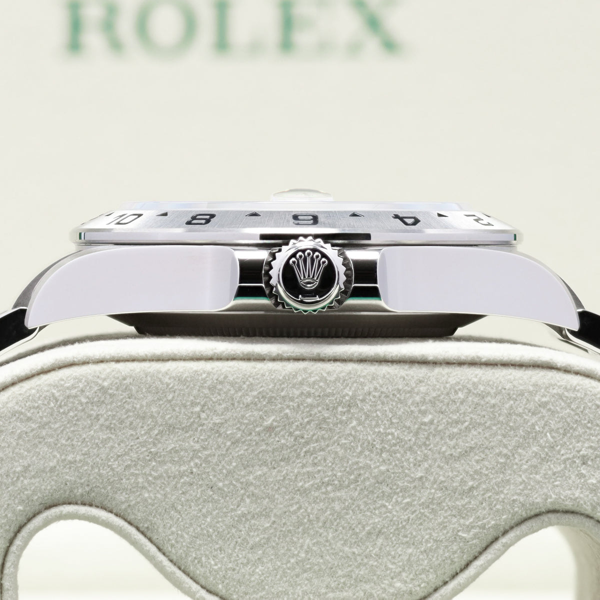 Rolex Explorer II Polar 2026 Complete 42mm Oystersteel White Dial Fixed Oystersteel 24-Hour Bezel Oyster Bracelet 226570