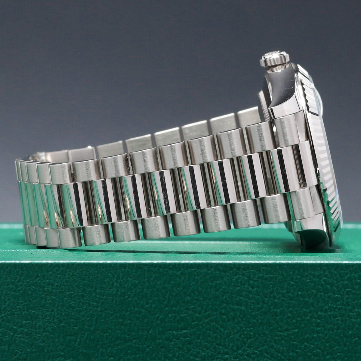 Rolex Day Date 2026 Complete 40mm 18k White Gold Bright Blue Dial 18k White Gold Fluted Bezel President Bracelet 228239