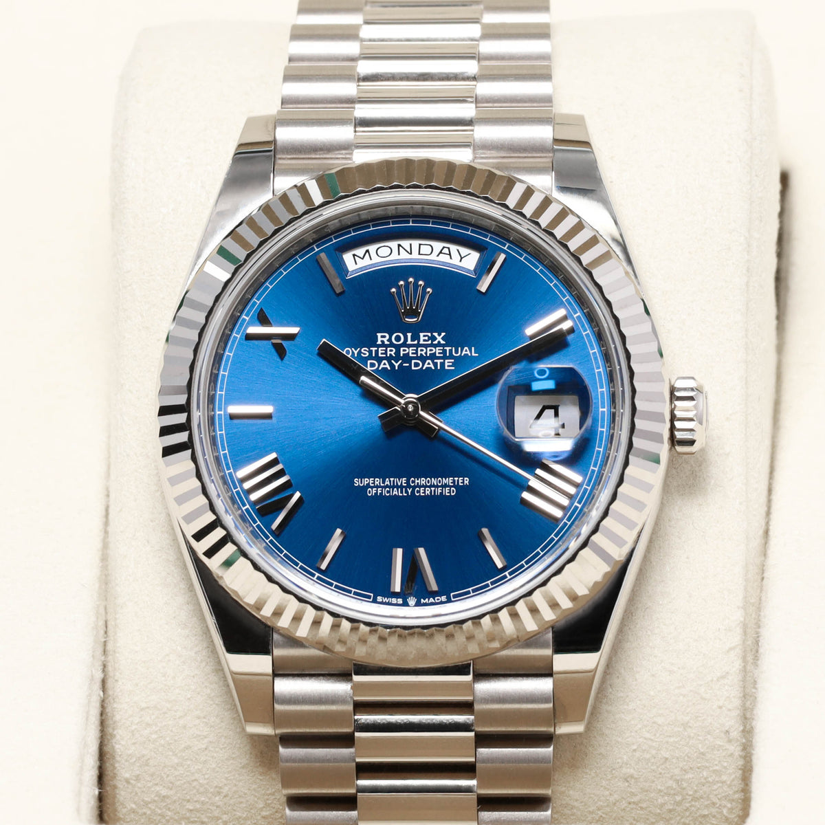 Rolex Day Date 2026 Complete 40mm 18k White Gold Bright Blue Dial 18k White Gold Fluted Bezel President Bracelet 228239