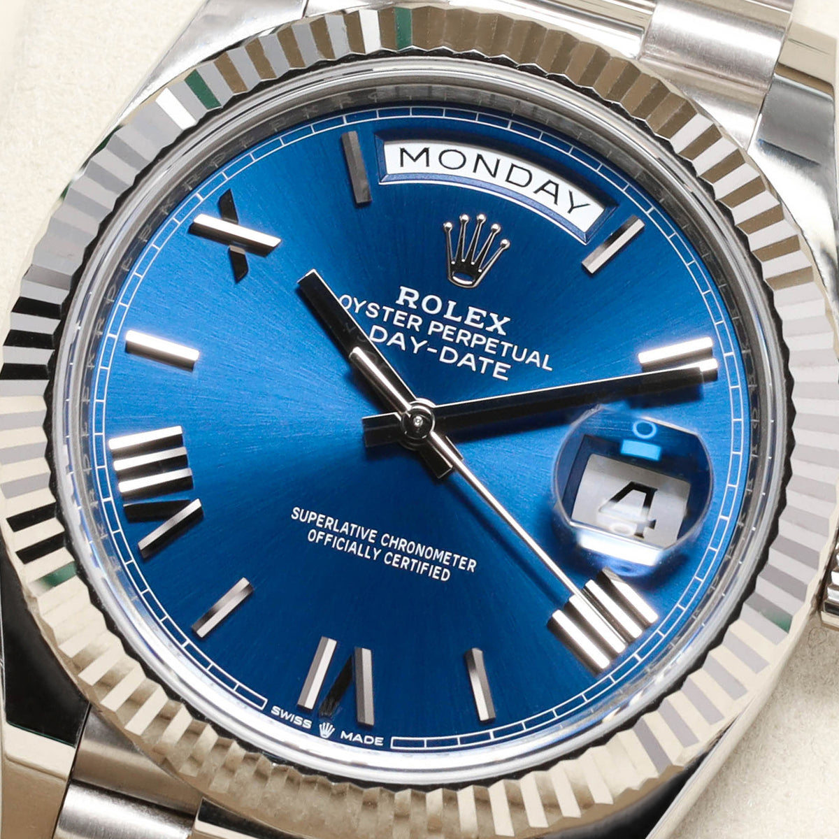 Rolex Day Date 2026 Complete 40mm 18k White Gold Bright Blue Dial 18k White Gold Fluted Bezel President Bracelet 228239