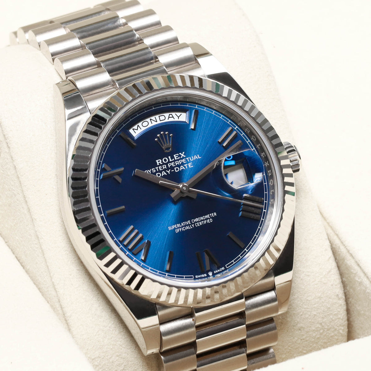 Rolex Day Date 2026 Complete 40mm 18k White Gold Bright Blue Dial 18k White Gold Fluted Bezel President Bracelet 228239