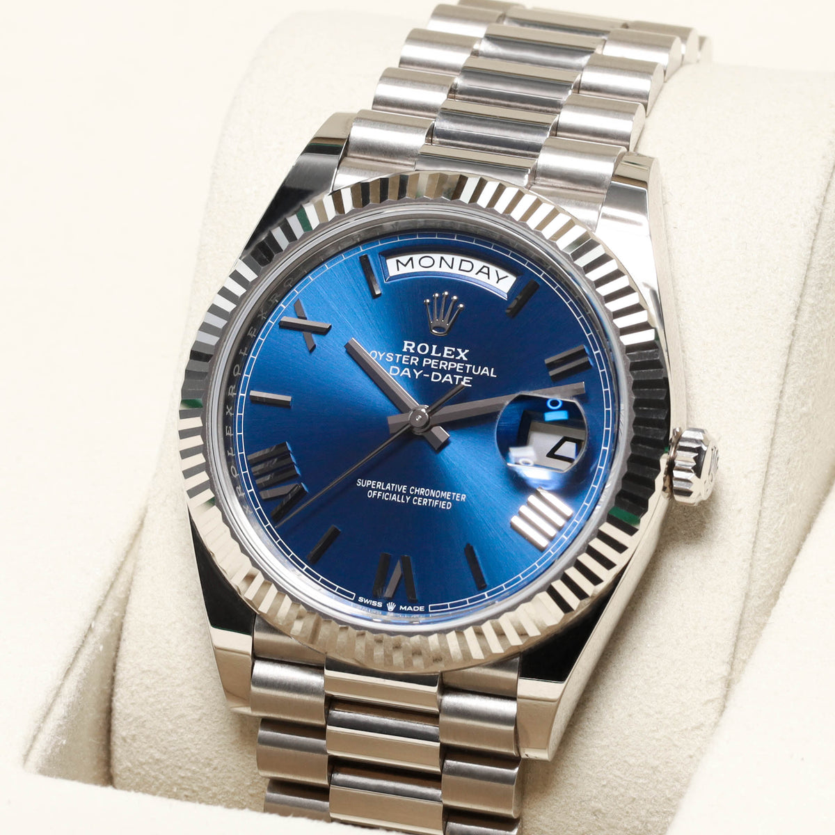 Rolex Day Date 2026 Complete 40mm 18k White Gold Bright Blue Dial 18k White Gold Fluted Bezel President Bracelet 228239
