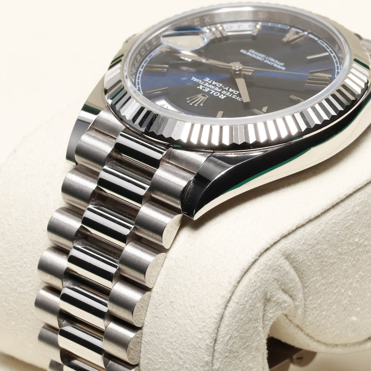 Rolex Day Date 2026 Complete 40mm 18k White Gold Bright Blue Dial 18k White Gold Fluted Bezel President Bracelet 228239