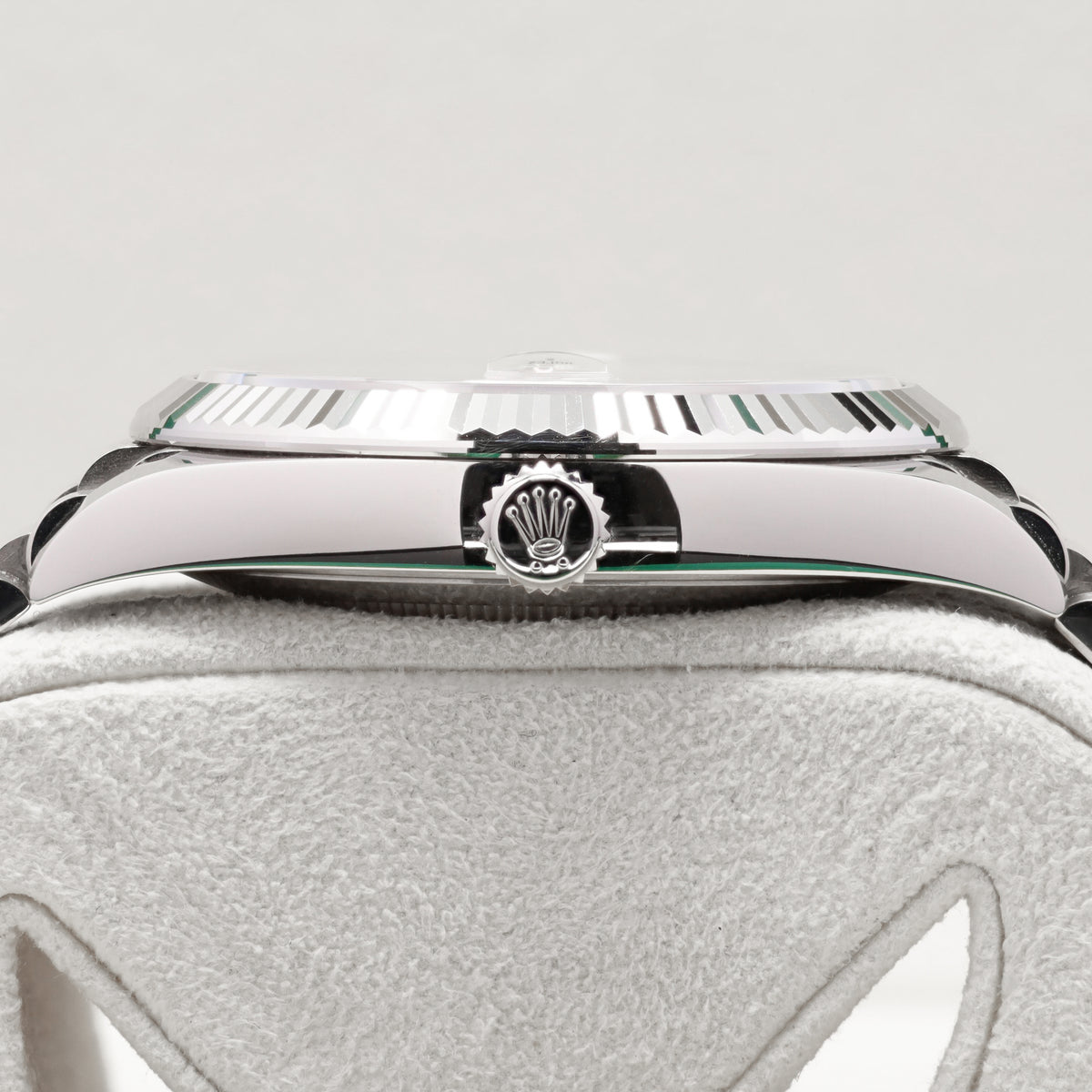 Rolex Day Date 2024 Complete 40mm 18k White Gold Meteorite with Baguette-Cut Diamond Markers Dial 18k White Gold Fluted Bezel 18k White Gold President Bracelet with Concealed Crownclasp 228239