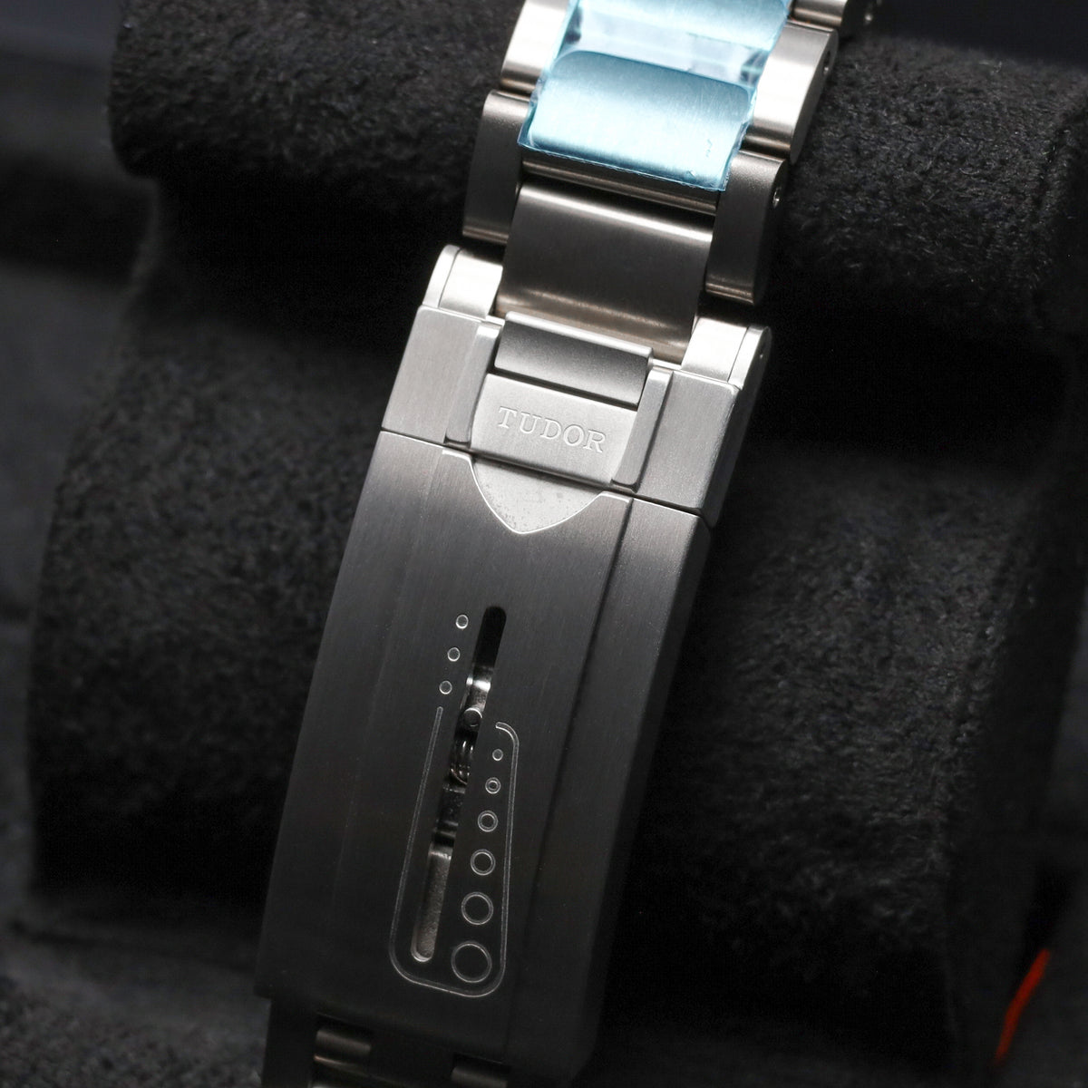 Tudor Pelagos 2025 Complete 42mm Titanium Case Black Dial Titanium Bezel Titanium Bracelet 25610TNL