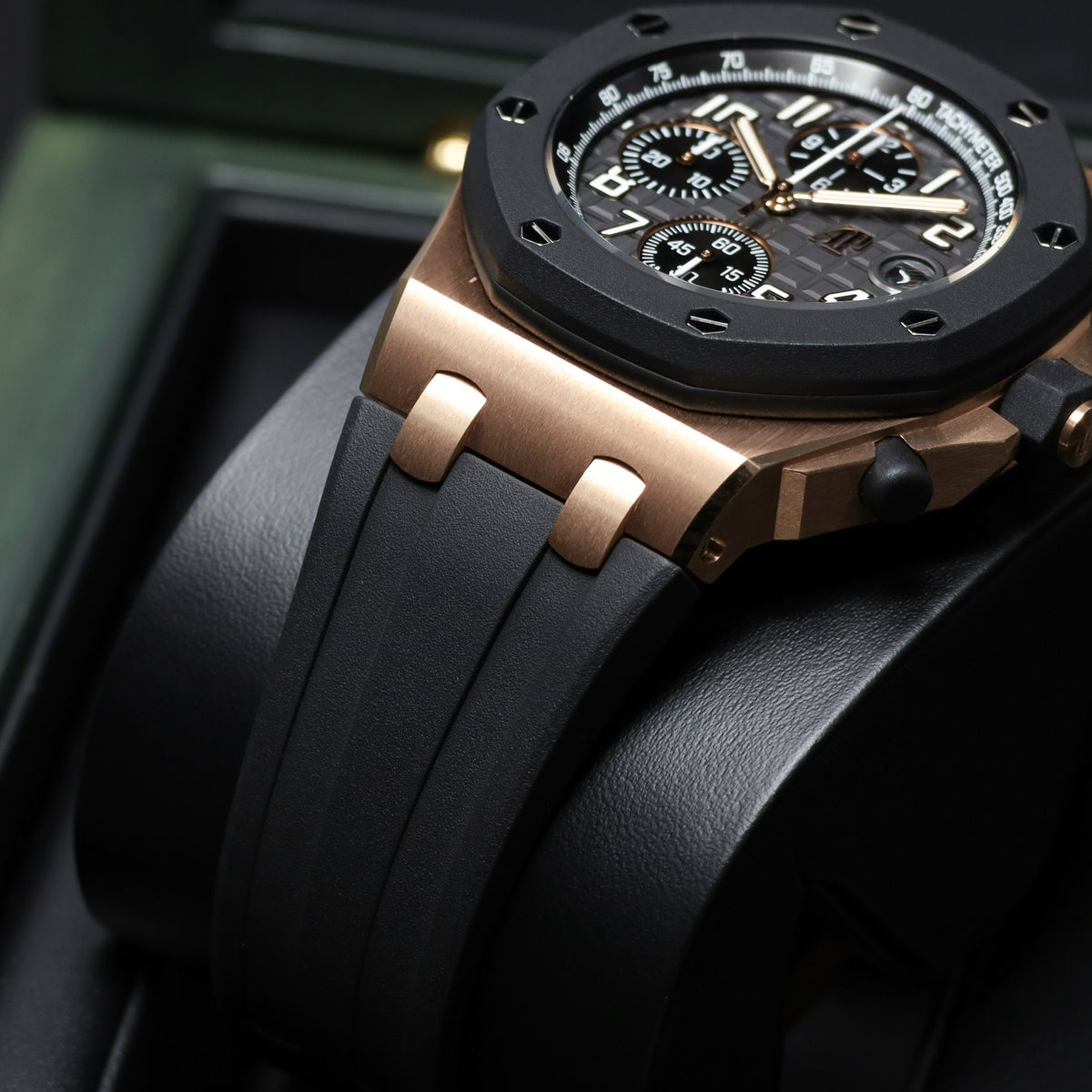 Audemars Piguet Royal Oak Offshore 2026 Complete 42mm 18k Rose Gold Grey with "Mega Tapisserie" Dial Grey Rubberclad Bezel Black Rubber Strap 26238OK.OO.A002CA.01