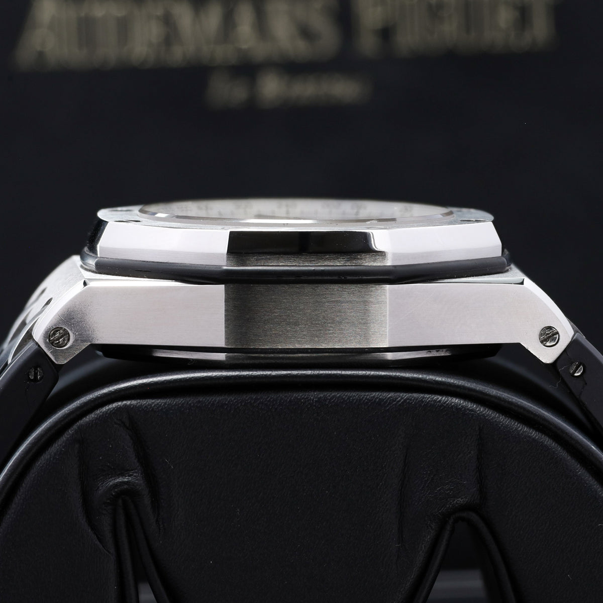 Audemars Piguet Royal Oak Offsore 42mm Stainless steel White “Panda” Dial With Blue Subdials Octagonal Offshore Bezel Rubber strap 26170ST