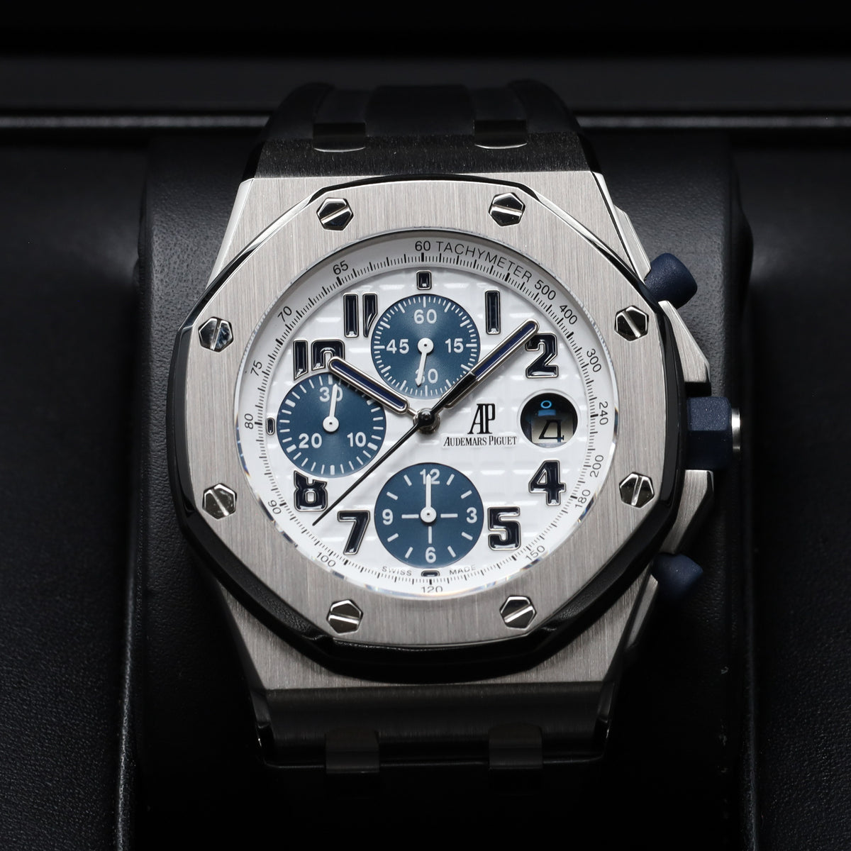 Audemars Piguet Royal Oak Offsore 42mm Stainless steel White “Panda” Dial With Blue Subdials Octagonal Offshore Bezel Rubber strap 26170ST