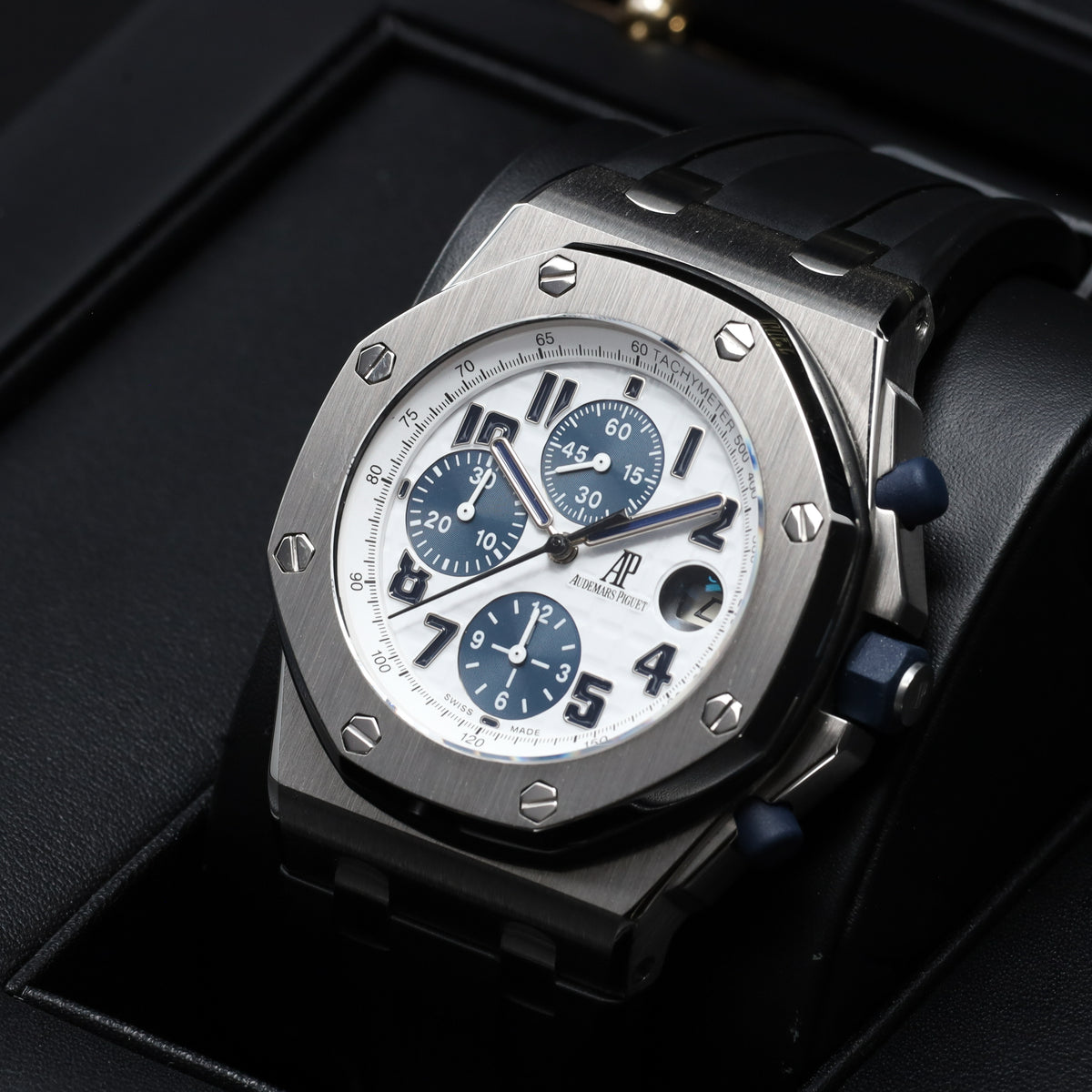 Audemars Piguet Royal Oak Offsore 42mm Stainless steel White “Panda” Dial With Blue Subdials Octagonal Offshore Bezel Rubber strap 26170ST