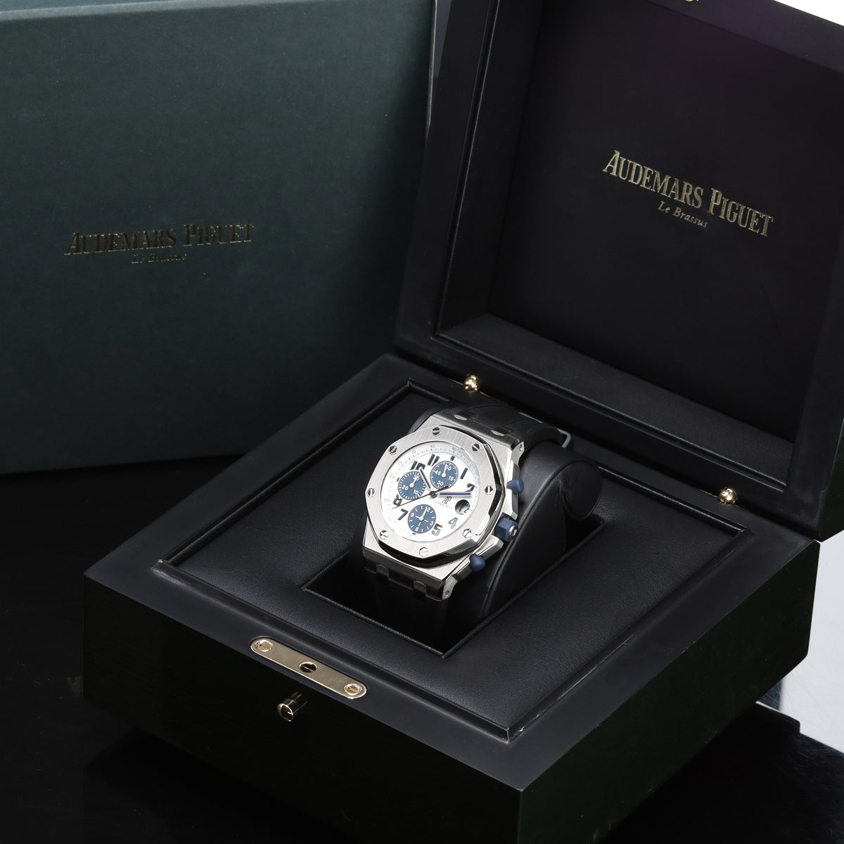 Audemars Piguet Royal Oak Offsore 42mm Stainless steel White “Panda” Dial With Blue Subdials Octagonal Offshore Bezel Rubber strap 26170ST