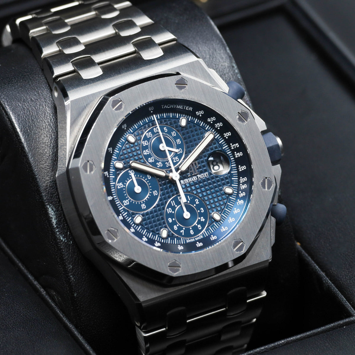 Audemars Piguet Royal Oak Offshore The Beast 2023 Complete 42mm Stainless Steel Blue Méga Tapisserie Dial Stainless Steel Stainless Steel Integrated Bracelet 26237ST
