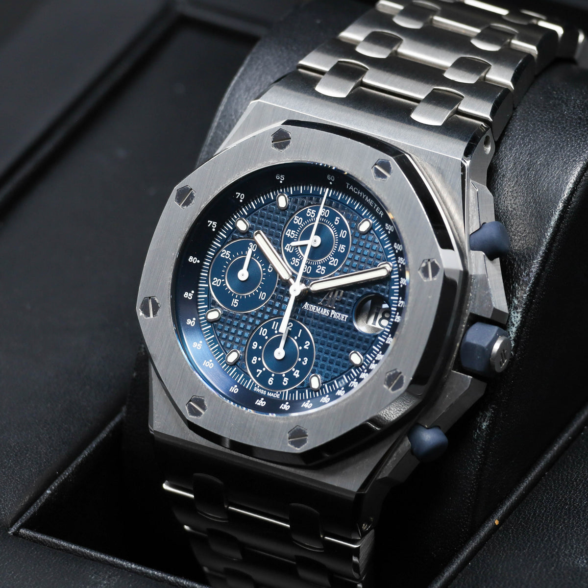 Audemars Piguet Royal Oak Offshore The Beast 2023 Complete 42mm Stainless Steel Blue Méga Tapisserie Dial Stainless Steel Stainless Steel Integrated Bracelet 26237ST