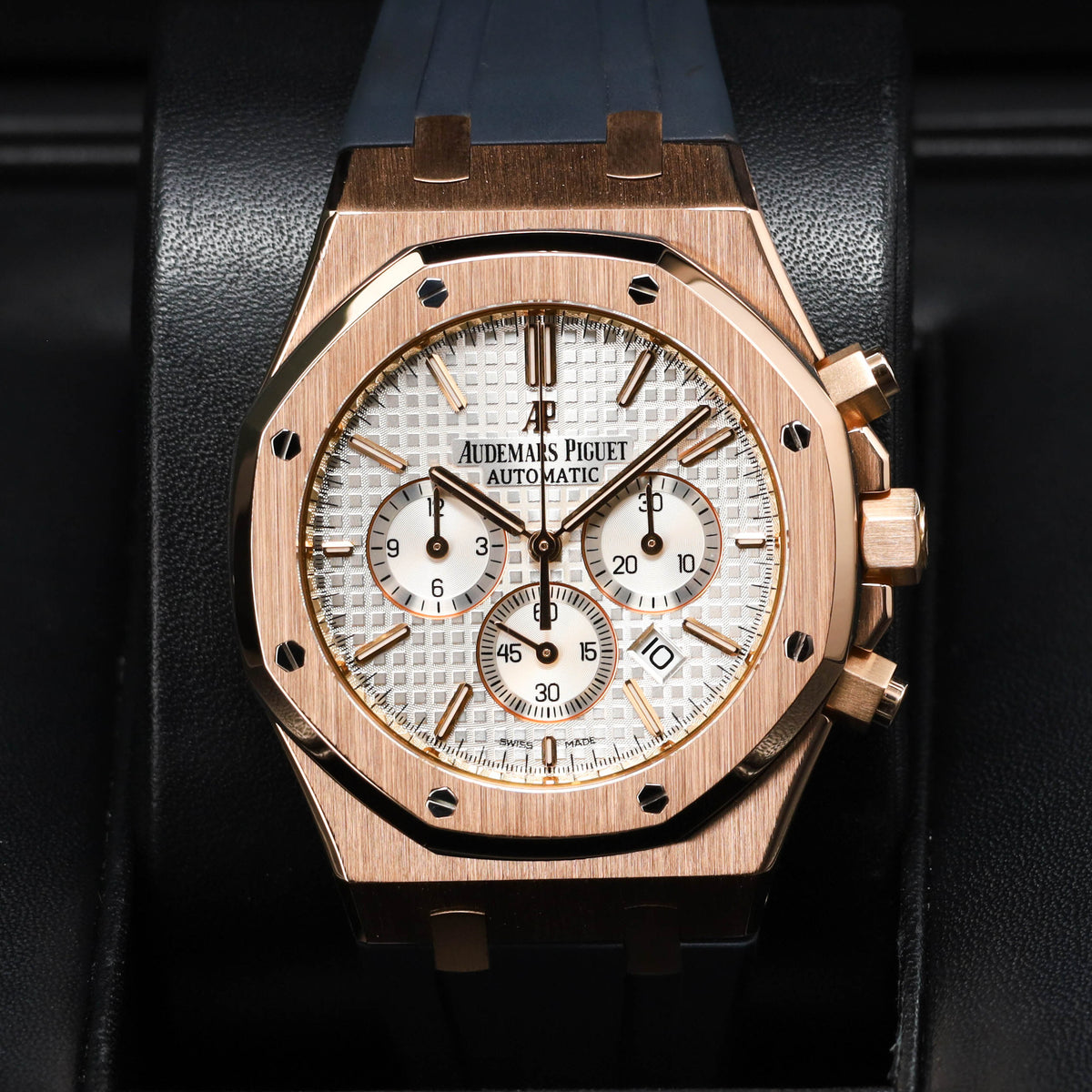 Audemars Piguet Royal Oak 2015 39mm 18k Rose Gold Silver-White Grande Tapisserie Dial 18k Rose Gold Black Rubber Strap 2632OR.OO.D088CR.01