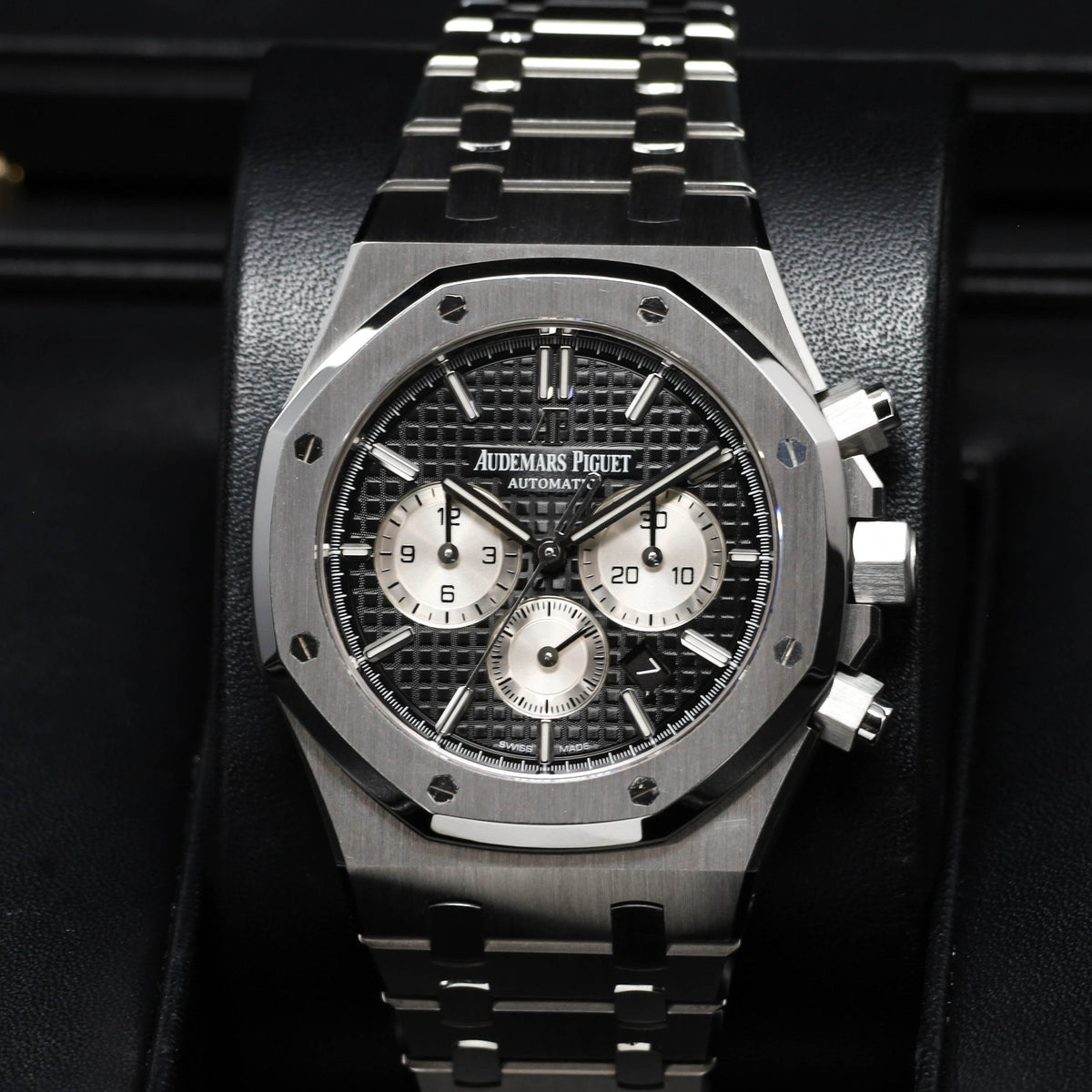 Audemars Piguet Royal Oak 2020 41mm Stainless Steel Black Grande Tapisserie Dial Stainless Steel Bezel Stainless Steel Integrated Bracelet 26331ST.OO.1220ST.02