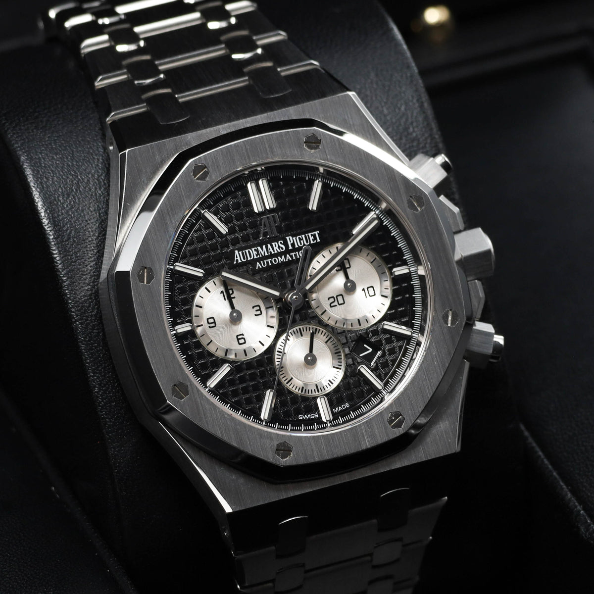 Audemars Piguet Royal Oak 2020 41mm Stainless Steel Black Grande Tapisserie Dial Stainless Steel Bezel Stainless Steel Integrated Bracelet 26331ST.OO.1220ST.02