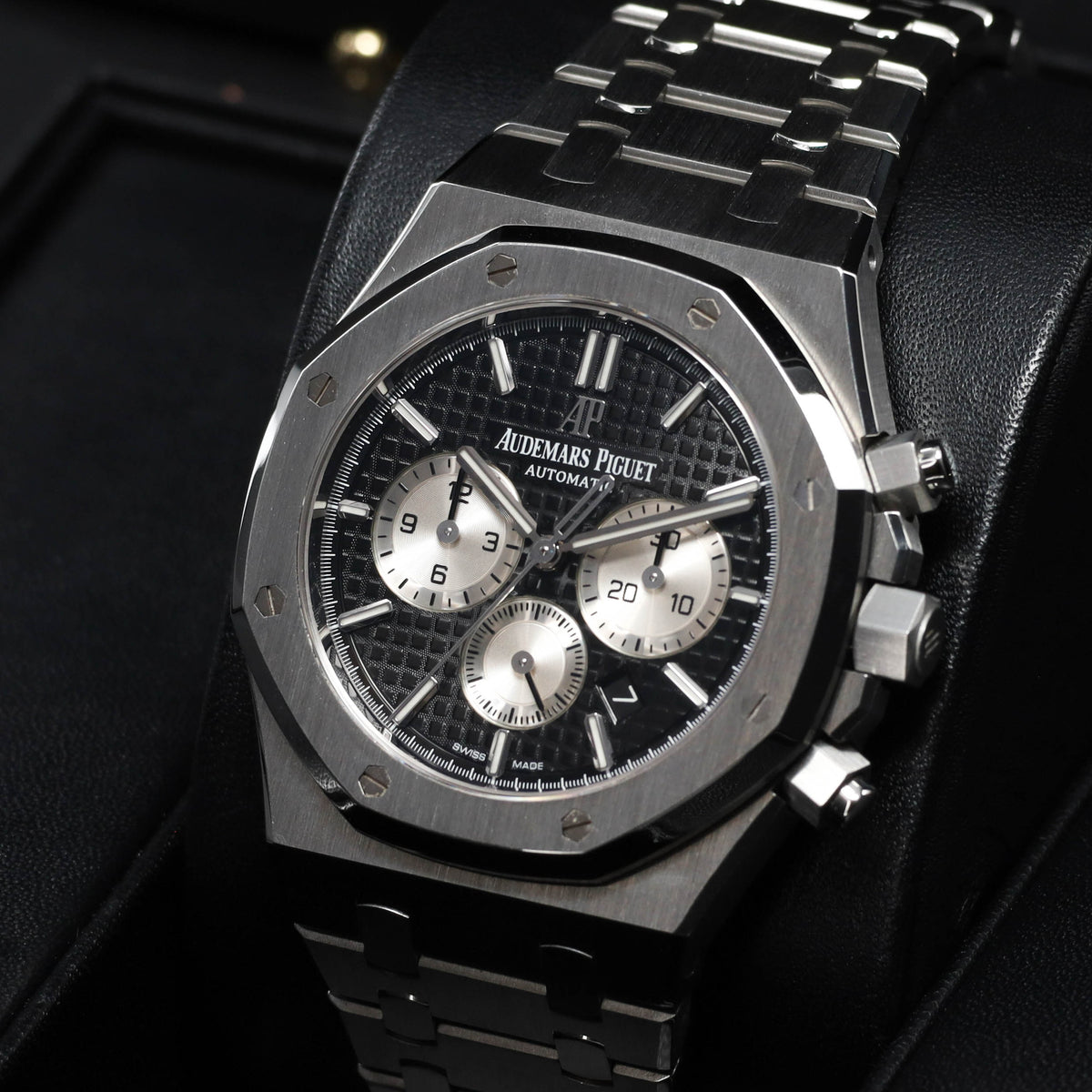 Audemars Piguet Royal Oak 2020 41mm Stainless Steel Black Grande Tapisserie Dial Stainless Steel Bezel Stainless Steel Integrated Bracelet 26331ST.OO.1220ST.02
