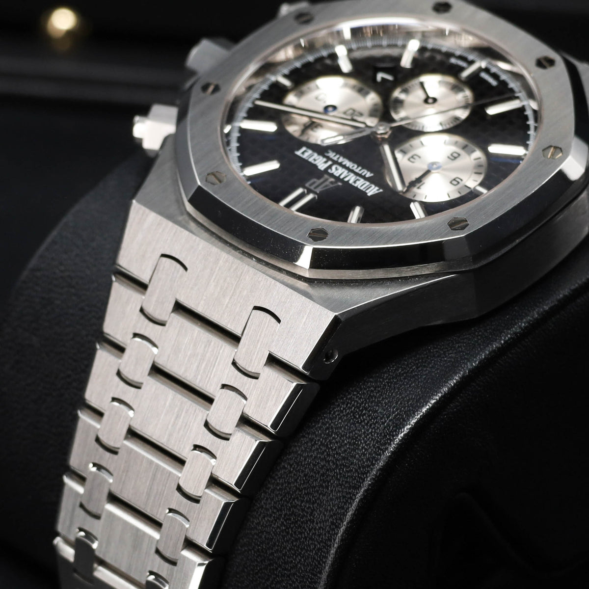Audemars Piguet Royal Oak 2020 41mm Stainless Steel Black Grande Tapisserie Dial Stainless Steel Bezel Stainless Steel Integrated Bracelet 26331ST.OO.1220ST.02