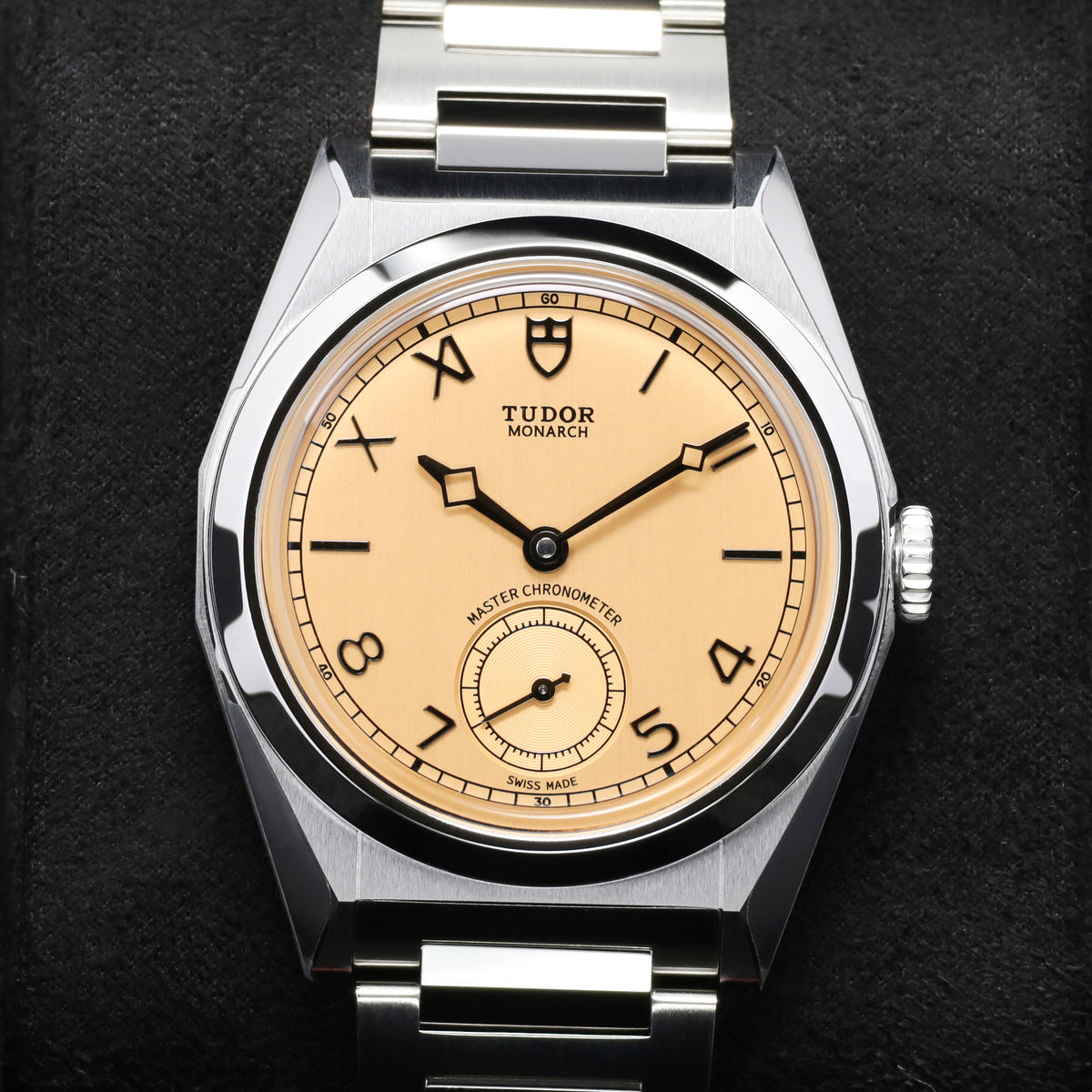 Tudor Monarch 2026 Complete 39mm Stainless Steel Dark Champagne Stainless Steel Stainless Steel Two-Link Bracelet with T-fit Clasp 2639W1A0U