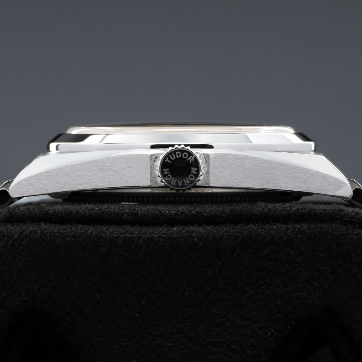 Tudor Monarch 2026 Complete 39mm Stainless Steel Dark Champagne Stainless Steel Stainless Steel Two-Link Bracelet with T-fit Clasp 2639W1A0U