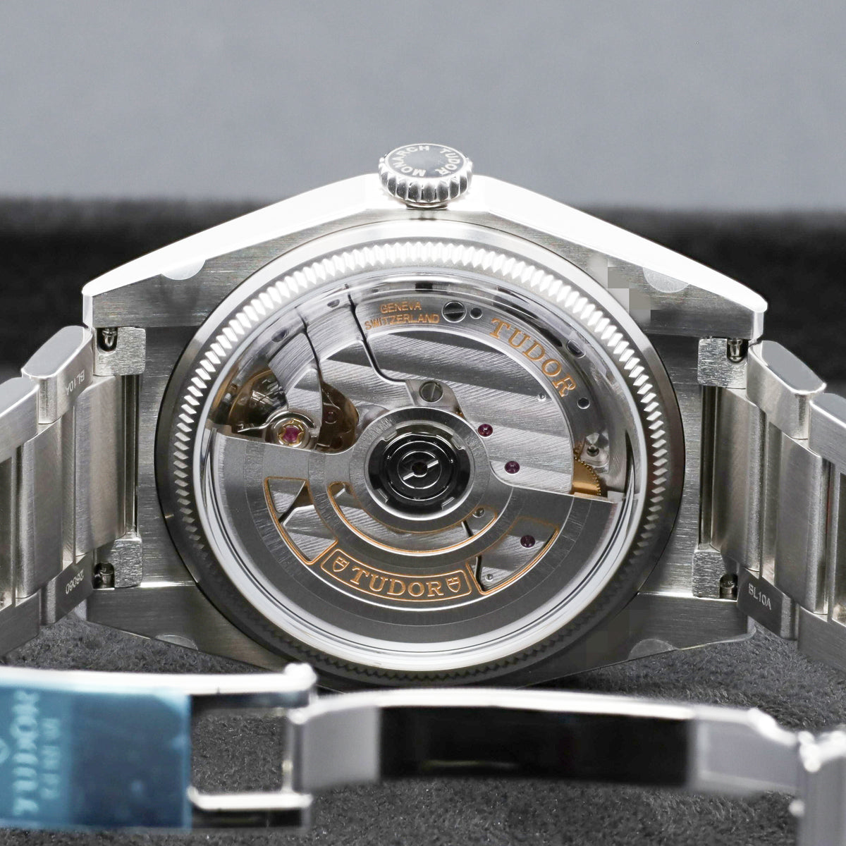 Tudor Monarch 2026 Complete 39mm Stainless Steel Dark Champagne Stainless Steel Stainless Steel Two-Link Bracelet with T-fit Clasp 2639W1A0U