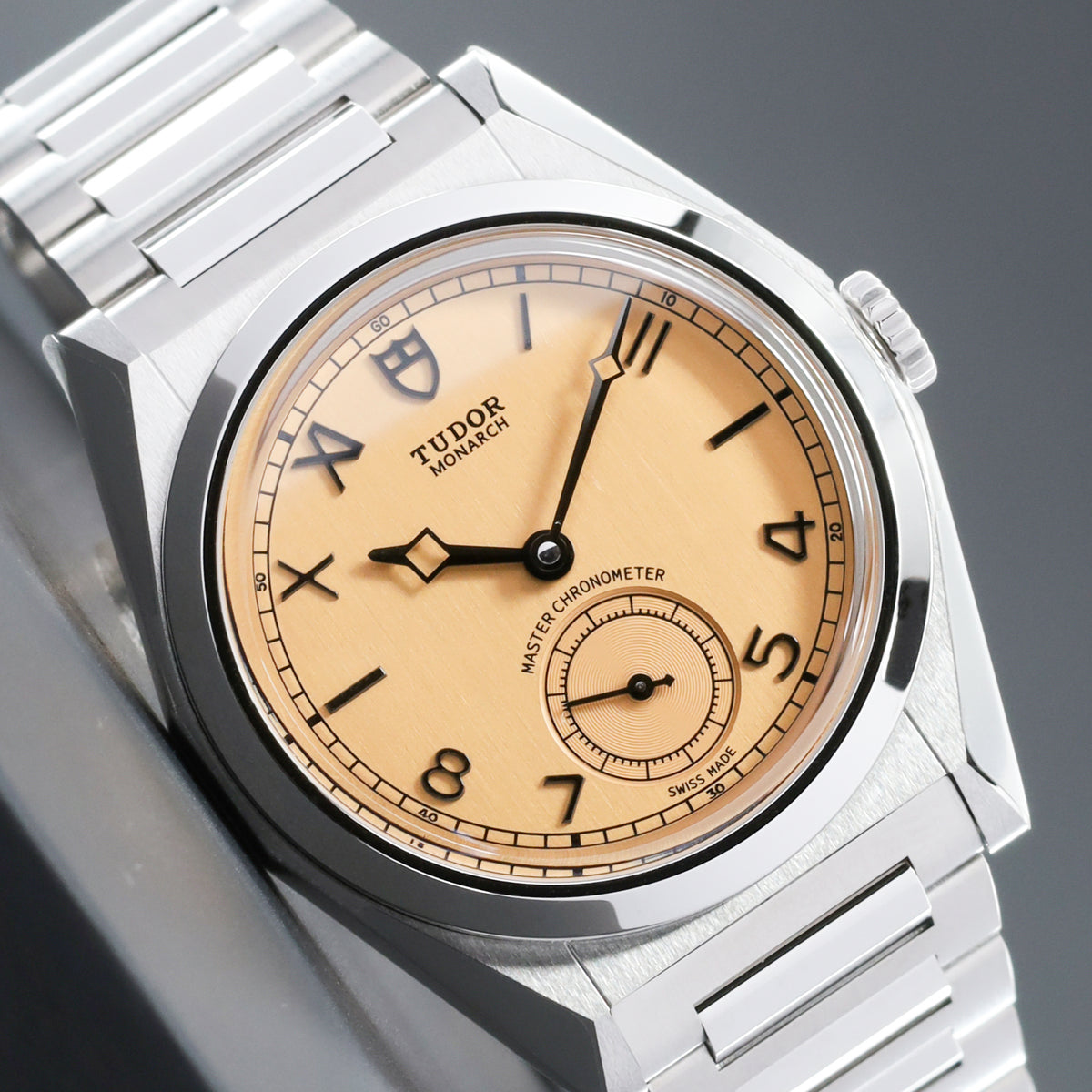 Tudor Monarch 2026 Complete 39mm Stainless Steel Dark Champagne Stainless Steel Stainless Steel Two-Link Bracelet with T-fit Clasp 2639W1A0U