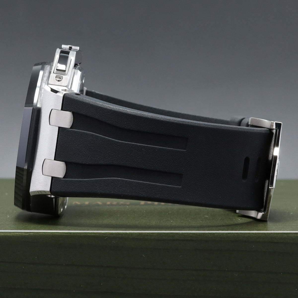 Audemars Piguet Royal Oak Offshore 44mm Stainless Steel Case Panda Dial Black Ceramic Bezel Black Rubber Strap 26400SO