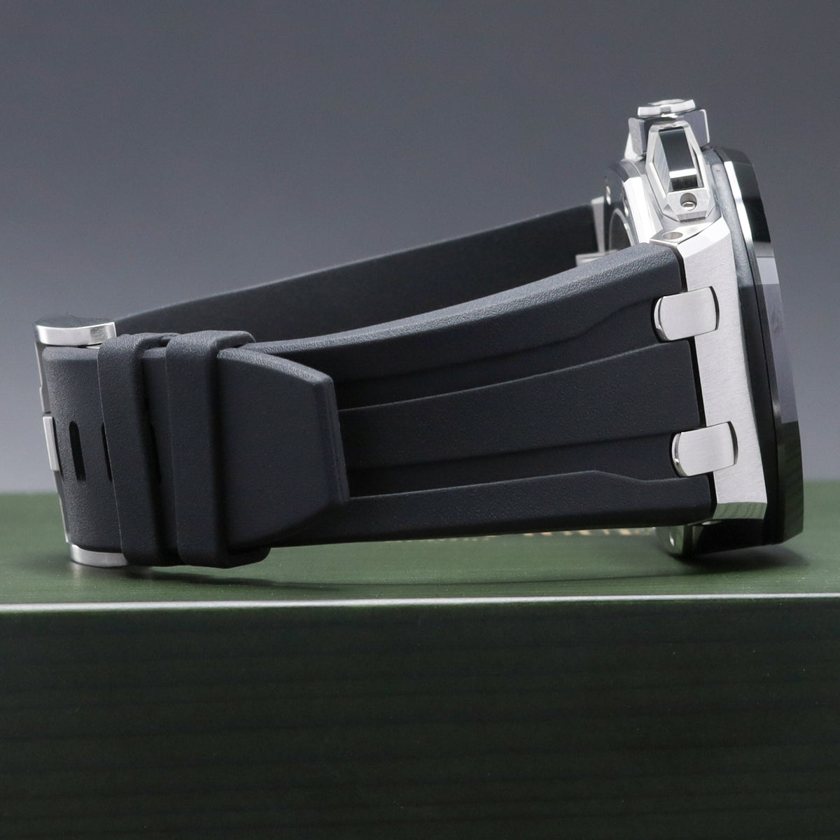 Audemars Piguet Royal Oak Offshore 2022 Complete 43mm Stainless Steel Black Méga Tapisserie Dial Black Ceramic Bezel Black Rubber Strap 26420SO.OO.A002CA.01