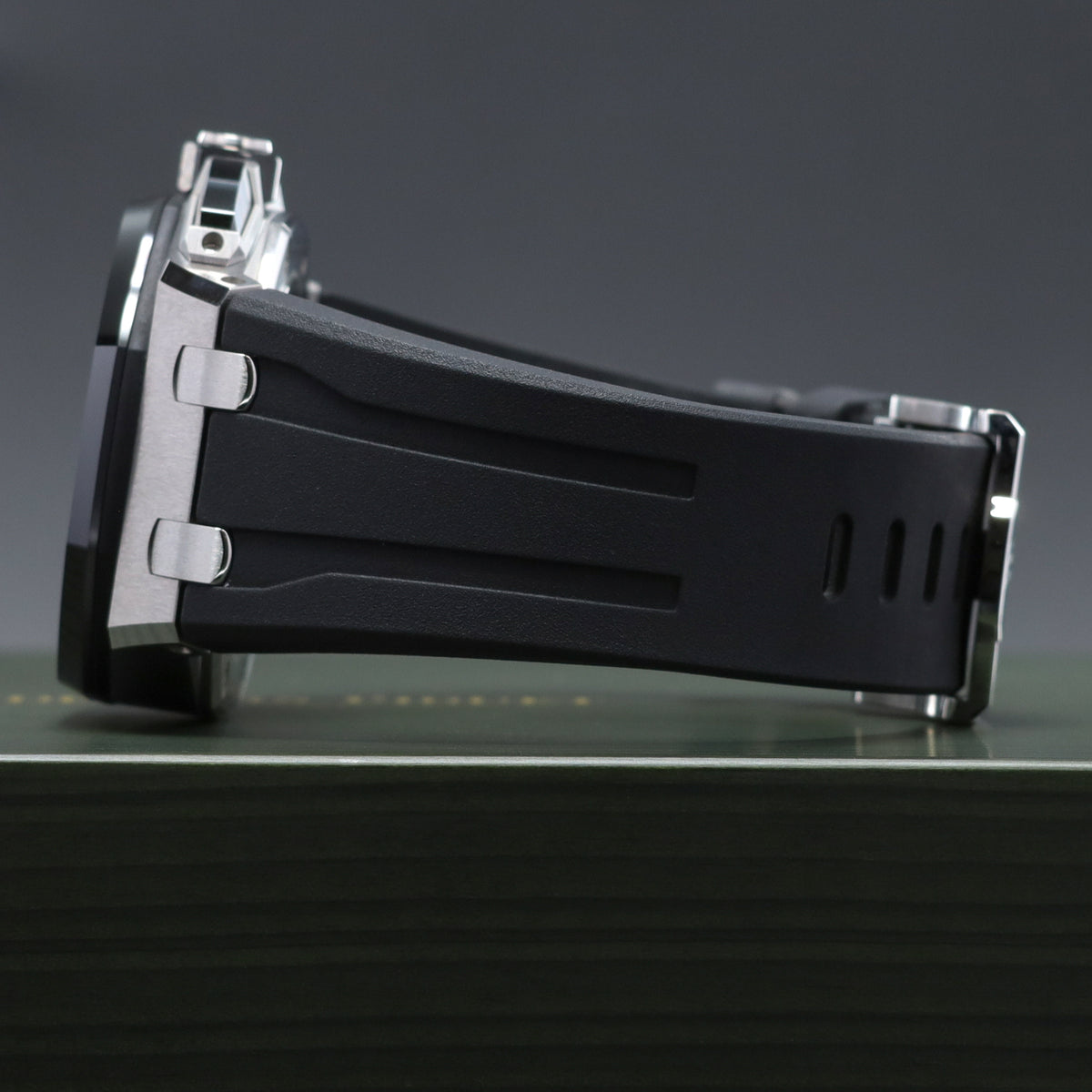 Audemars Piguet Royal Oak Offshore 2022 Complete 43mm Stainless Steel Taupe "Méga Tapisserie"  Dial Black Ceramic Bezel Rubber Strap 26420SO.OOA600CA.01