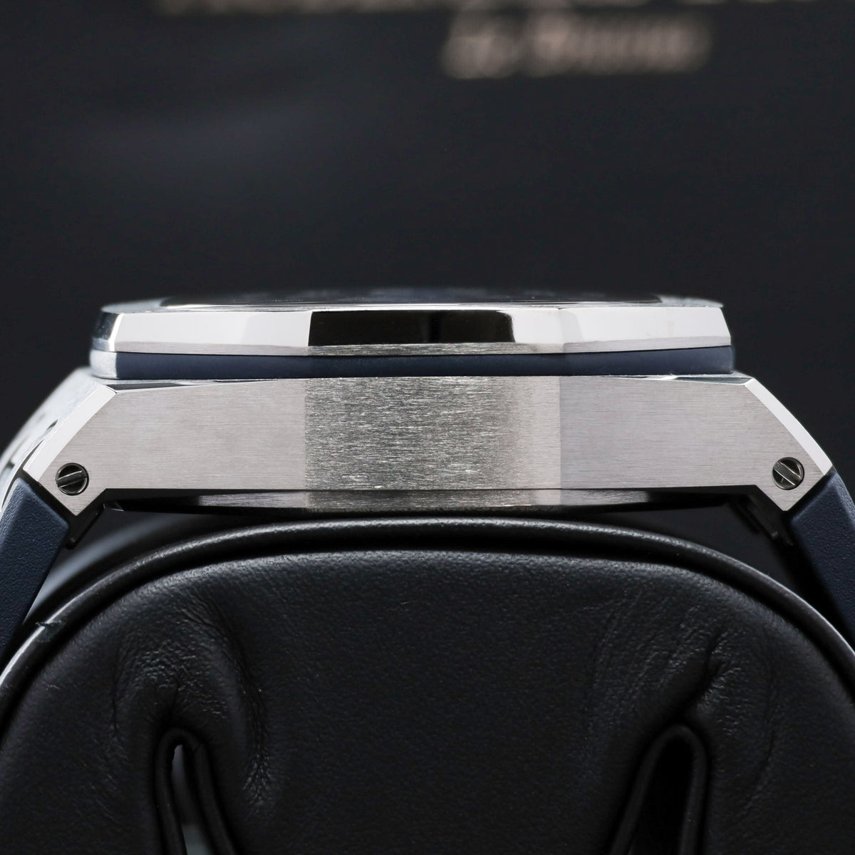 Audemars Piguet Royal Oak Offshore 2023 Complete 43mm Titanium Blue “Méga Tapisserie” Dial Titanium Bezel Blue Rubber Strap 26420TI