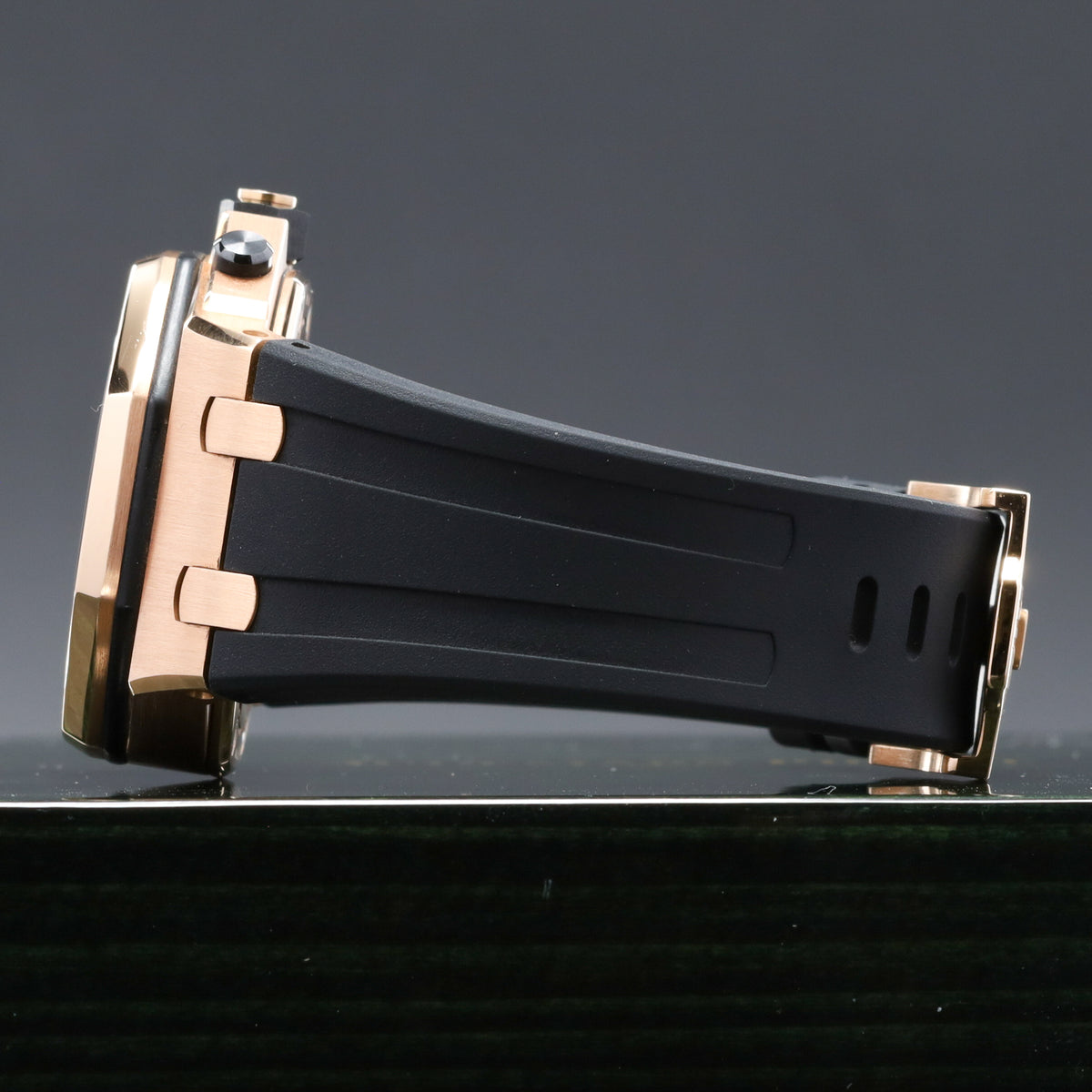 Audemars Piguet Royal Oak Offshore 42mm 18k Yellow Gold Champagne With Black Sub Dials 18k Yellow Gold Black Rubber Strap With Rose Gold Pin Buckle 26470OR