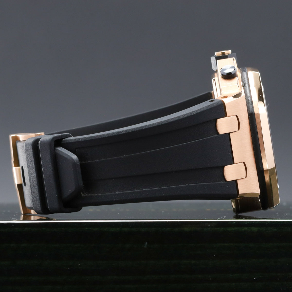 Audemars Piguet Royal Oak Offshore 42mm 18k Yellow Gold Champagne With Black Sub Dials 18k Yellow Gold Black Rubber Strap With Rose Gold Pin Buckle 26470OR