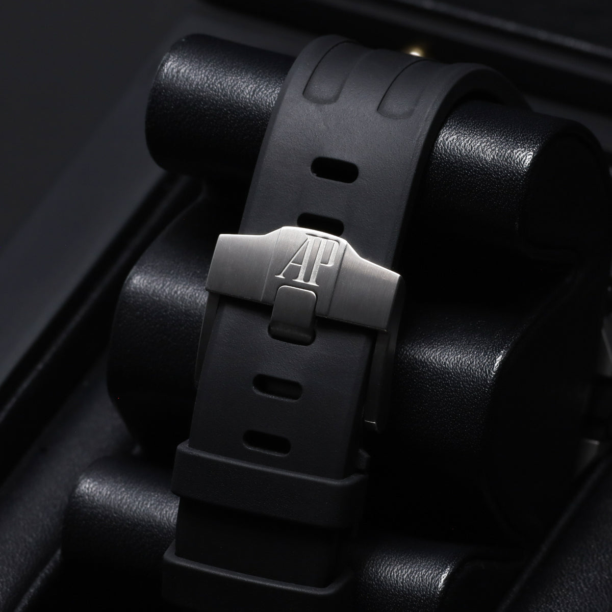 Audemars Piguet ROO Elephant 2016 Complete 42mm Stainless Steel Grey Méga Tapisserie Black Subdials Stainless Steel Octagonal Bezel Black Rubber Strap 26470ST