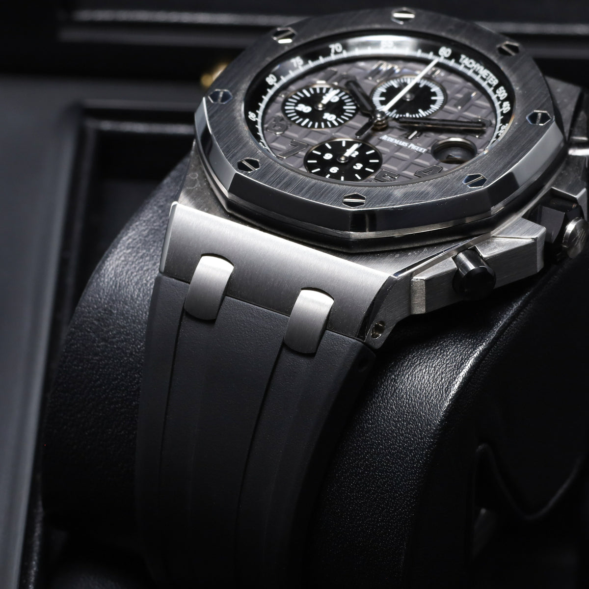 Audemars Piguet ROO Elephant 2016 Complete 42mm Stainless Steel Grey Méga Tapisserie Black Subdials Stainless Steel Octagonal Bezel Black Rubber Strap 26470ST
