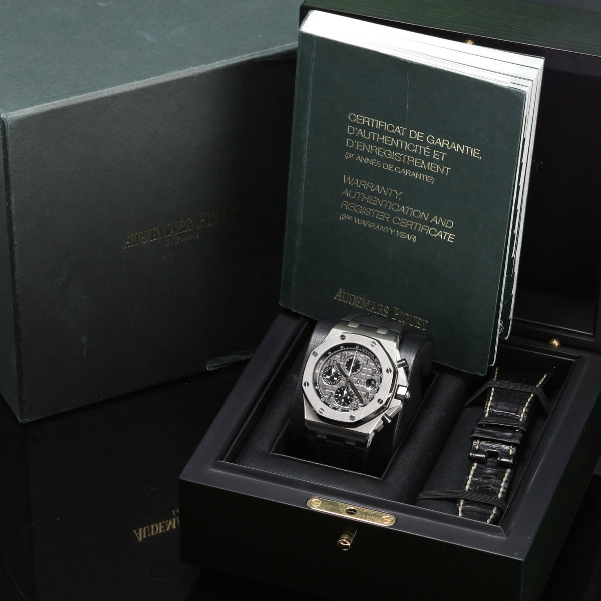 Audemars Piguet ROO Elephant 2016 Complete 42mm Stainless Steel Grey Méga Tapisserie Black Subdials Stainless Steel Octagonal Bezel Black Rubber Strap 26470ST