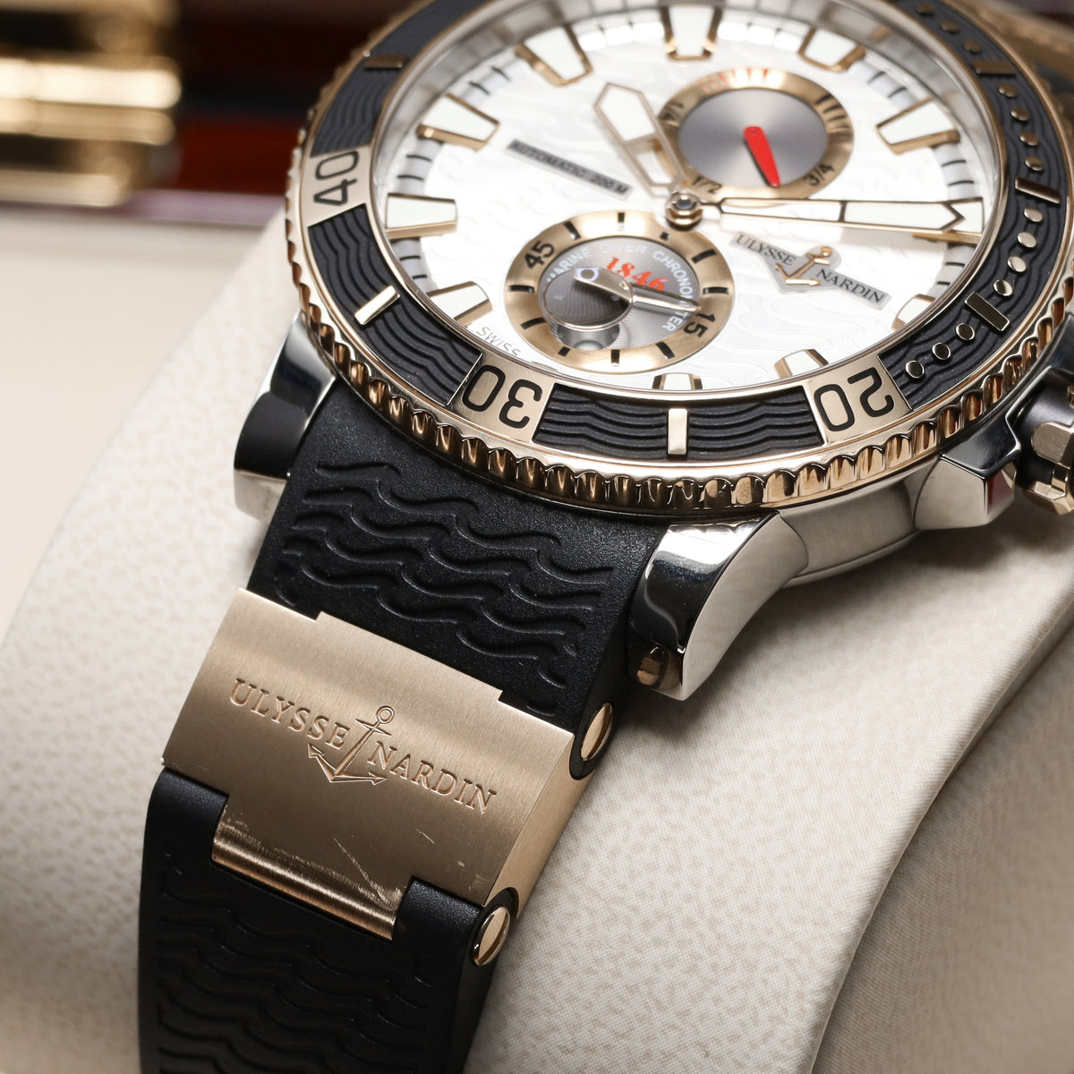 Ulysse Nardin Maxi Marine Diver 2016 Complete 43mm Titanium and 18k Rose Gold White Wave Dial Titanium with 18k Rose Gold Bezel Rubber Strap 265-90