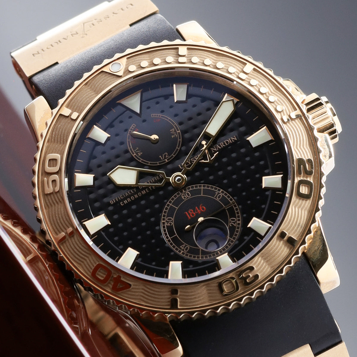 Ulysse Nardin Maxi Marine Diver 2016 Complete 42.7mm 18k Rose Gold Black Dial 18k Rose Gold with Black Insert Bezel Black Rubber Strap 266-33