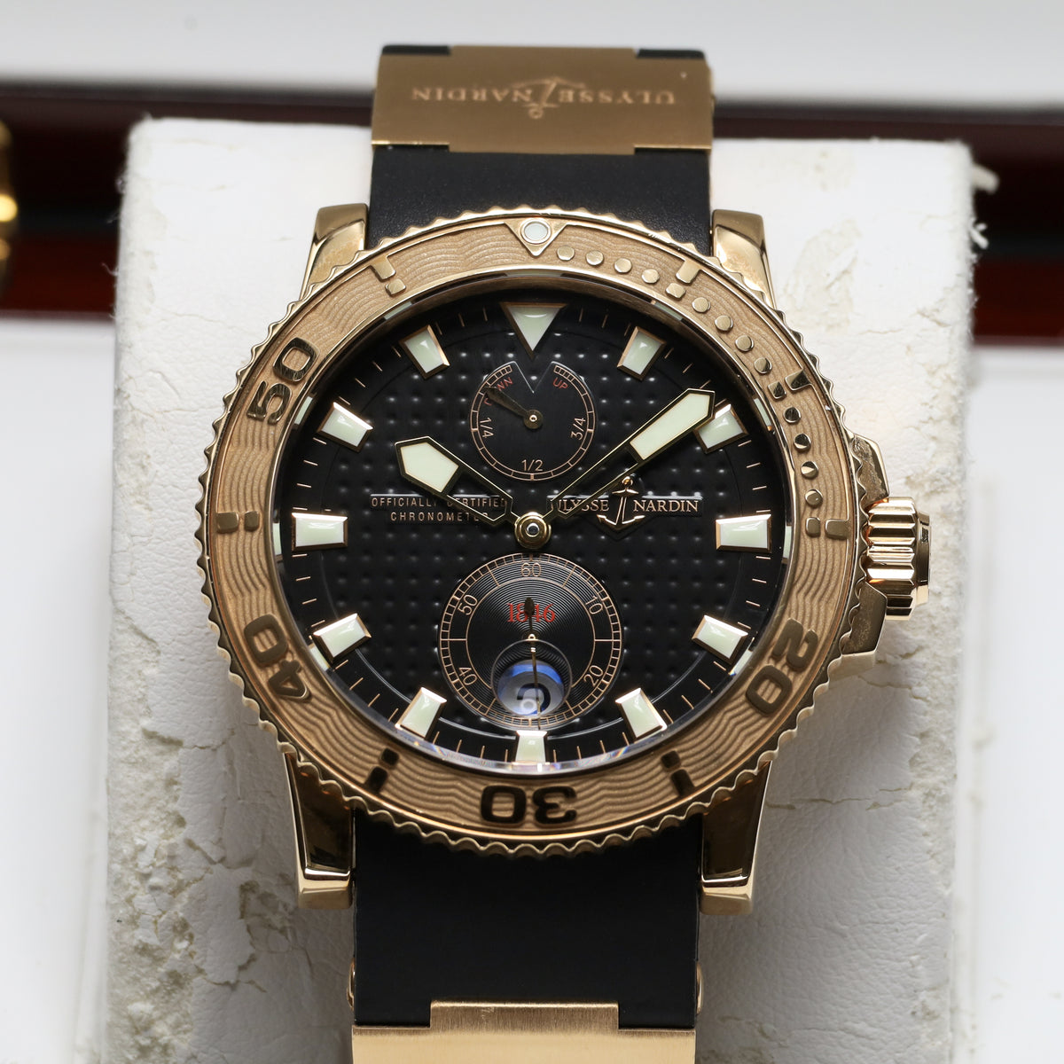 Ulysse Nardin Maxi Marine Diver 2016 Complete 42.7mm 18k Rose Gold Black Dial 18k Rose Gold with Black Insert Bezel Black Rubber Strap 266-33