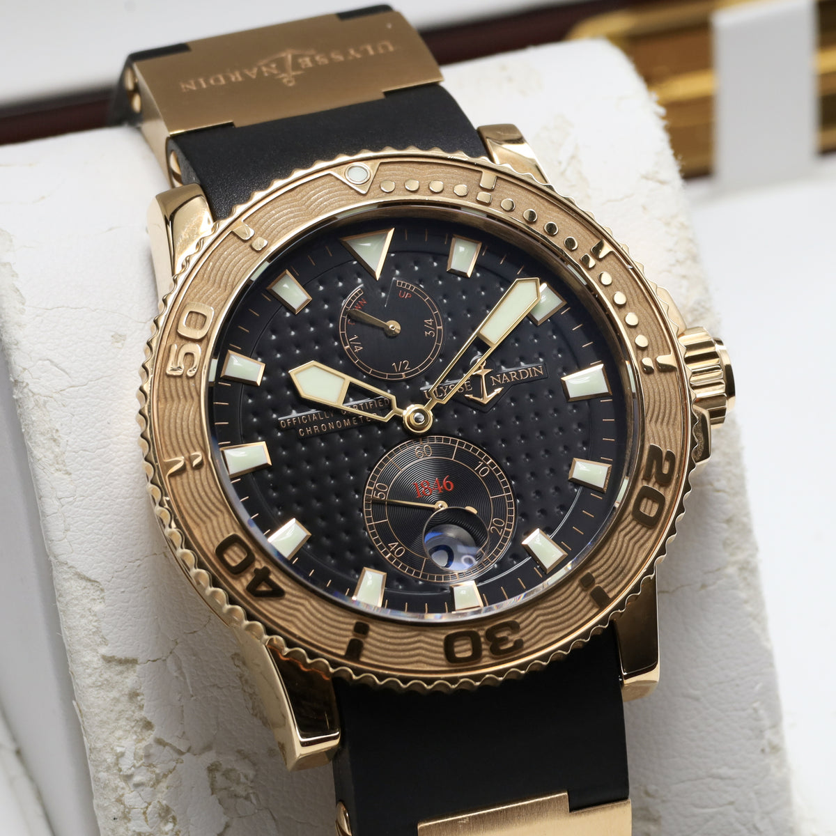 Ulysse Nardin Maxi Marine Diver 2016 Complete 42.7mm 18k Rose Gold Black Dial 18k Rose Gold with Black Insert Bezel Black Rubber Strap 266-33
