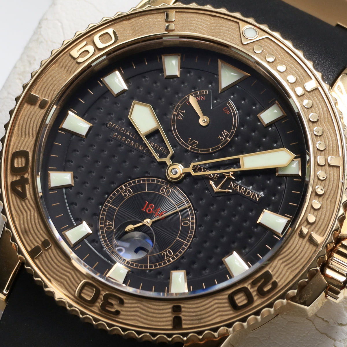 Ulysse Nardin Maxi Marine Diver 2016 Complete 42.7mm 18k Rose Gold Black Dial 18k Rose Gold with Black Insert Bezel Black Rubber Strap 266-33