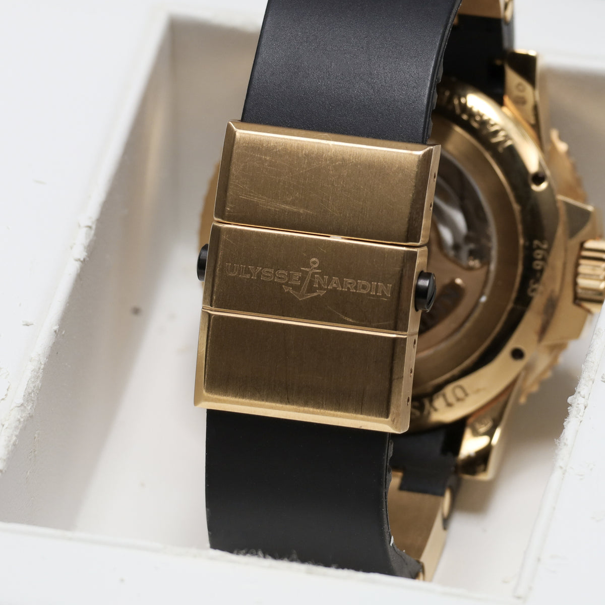 Ulysse Nardin Maxi Marine Diver 2016 Complete 42.7mm 18k Rose Gold Black Dial 18k Rose Gold with Black Insert Bezel Black Rubber Strap 266-33