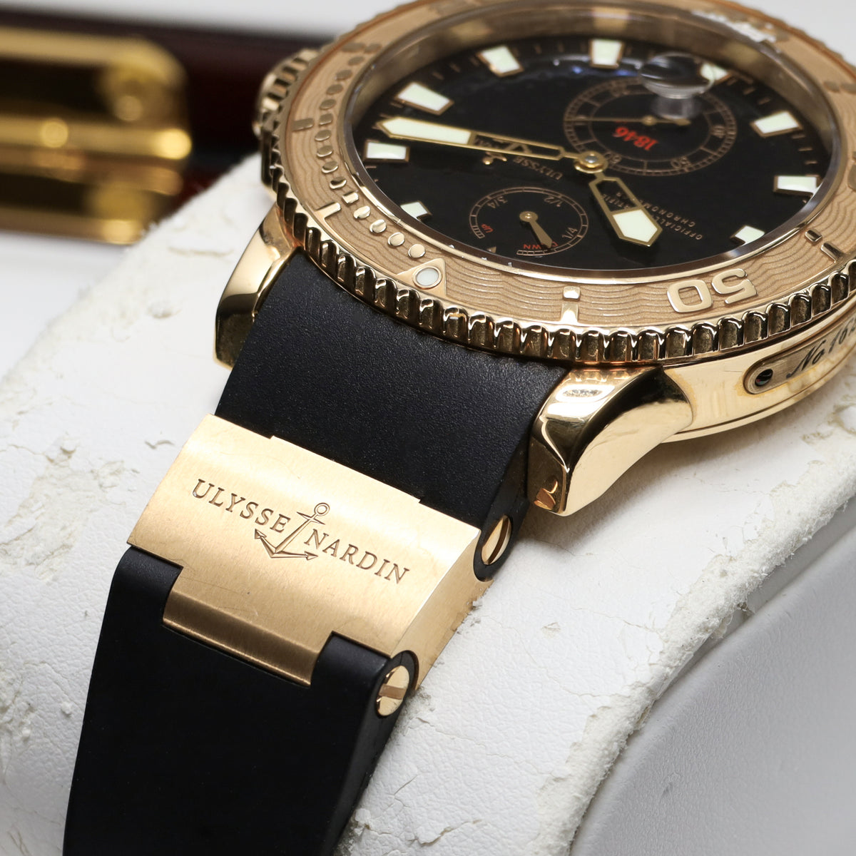 Ulysse Nardin Maxi Marine Diver 2016 Complete 42.7mm 18k Rose Gold Black Dial 18k Rose Gold with Black Insert Bezel Black Rubber Strap 266-33