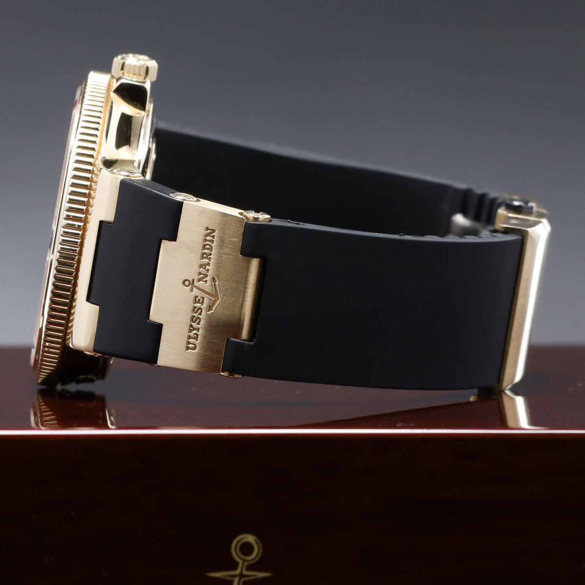 Ulysse Nardin Maxi Marine 2011 Complete 43mm 18k Rose Gold Black Dial 18k Rose Gold Bezel 18k Rose Gold Bracelet  266-67